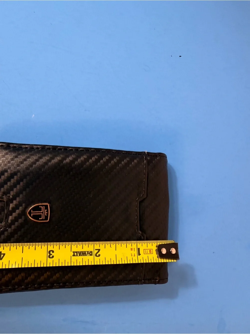 Black Carbon Fiber Magnetic Wallet Sleeve